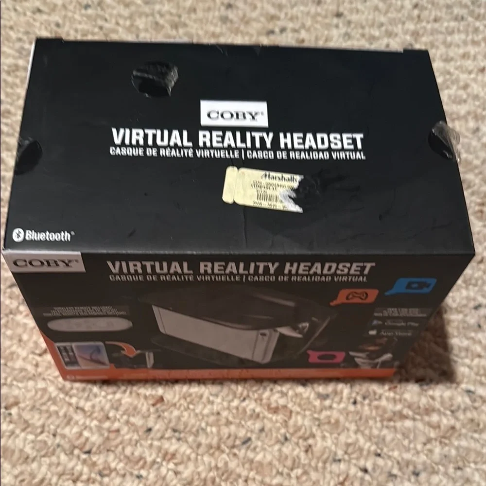 Black Virtual Reality Headset to be used with phone, Brand new in Box -